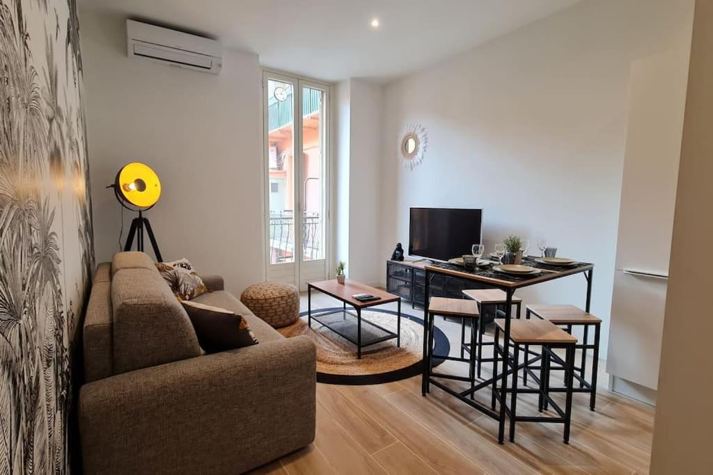 Jean Jaures - Vieux Superbe T2 Ensoleille Avec Grand Balcon Appartement Nice