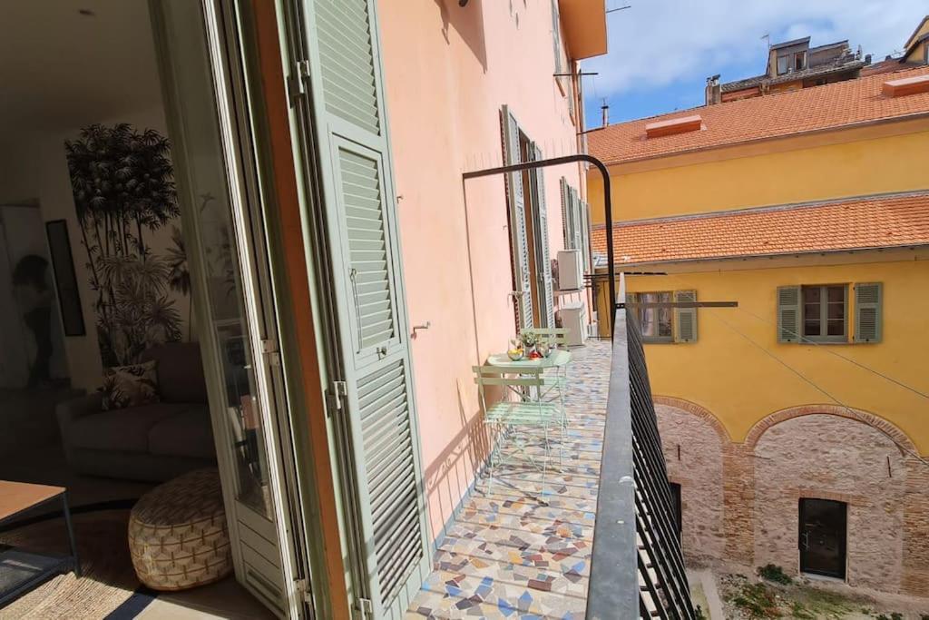 Jean Jaures - Vieux Superbe T2 Ensoleille Avec Grand Balcon Appartement Nice